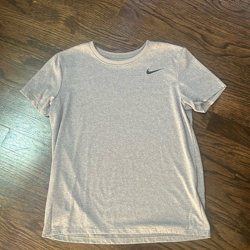 women’s grey nike tee dri fit
